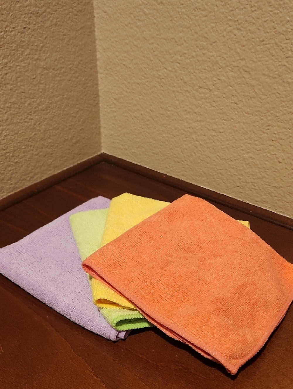 Set Of 4 Microfiber Cleaning Cloths - Coral, Yellow, Light Green, Lavender